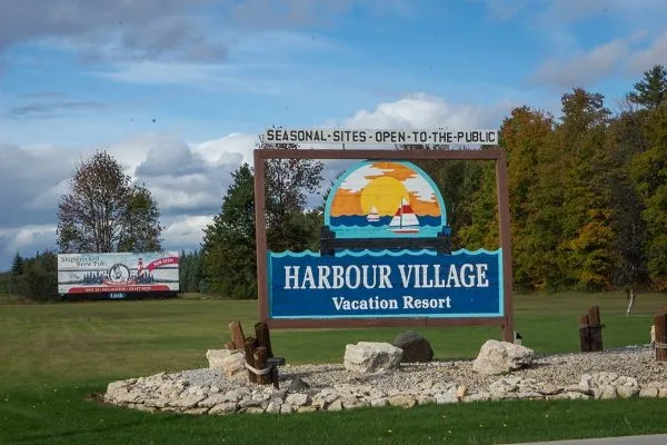 Harbour Village Resort entry sign